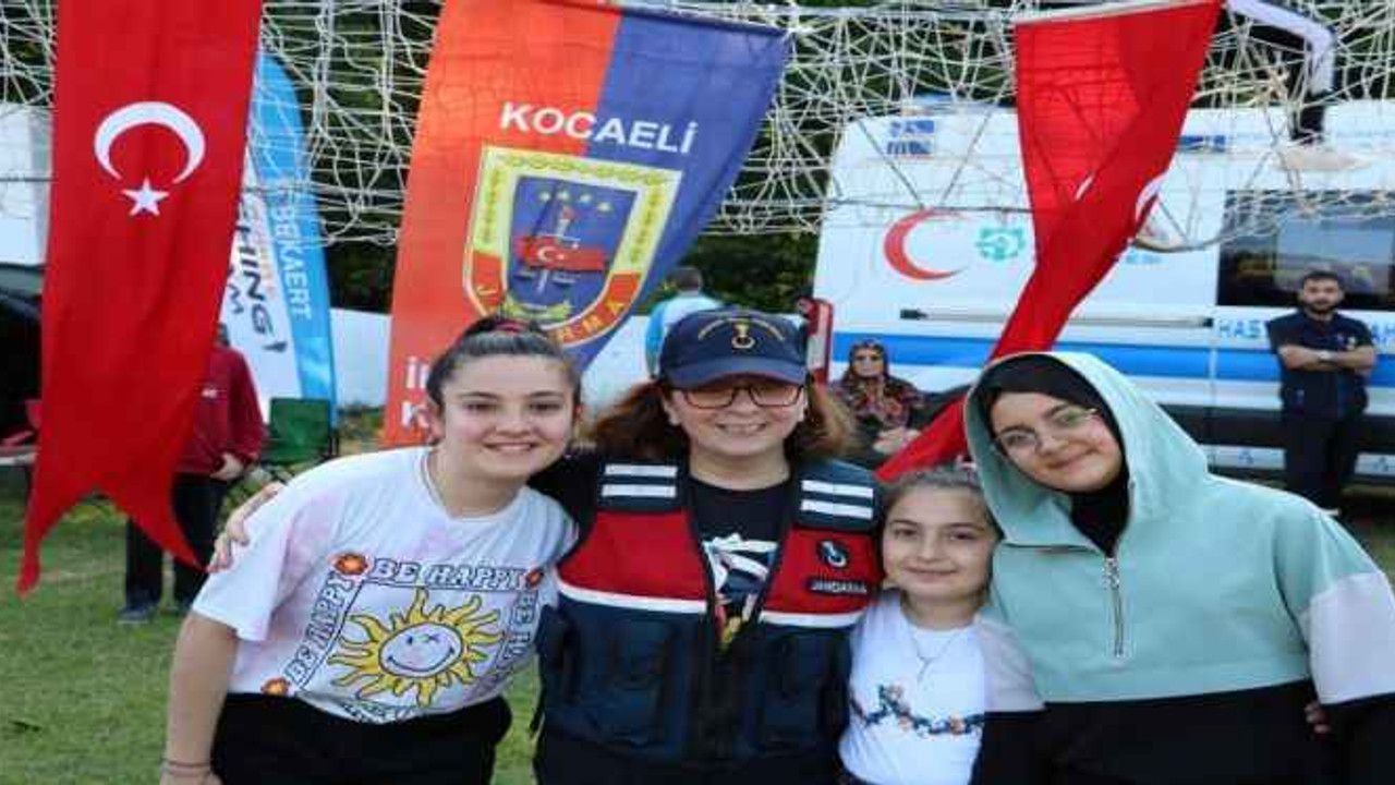 Kuruluş yıl dönümlerini çocuklarla kutladılar