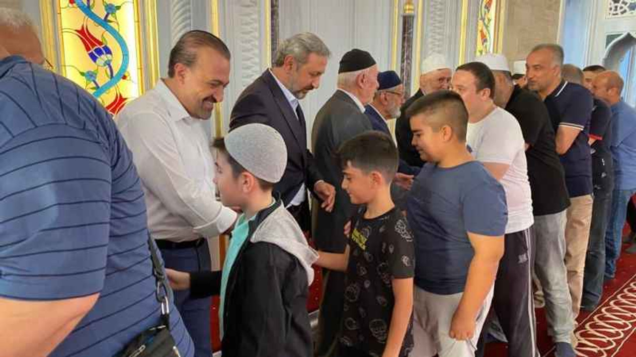 Başkan Talus, bayramda da çalışanları unutmadı