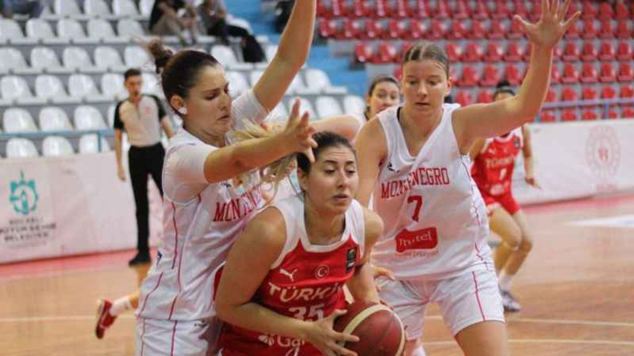 U20 Kadın Basketbol Milli Takımı: 63 - Karadağ: 73