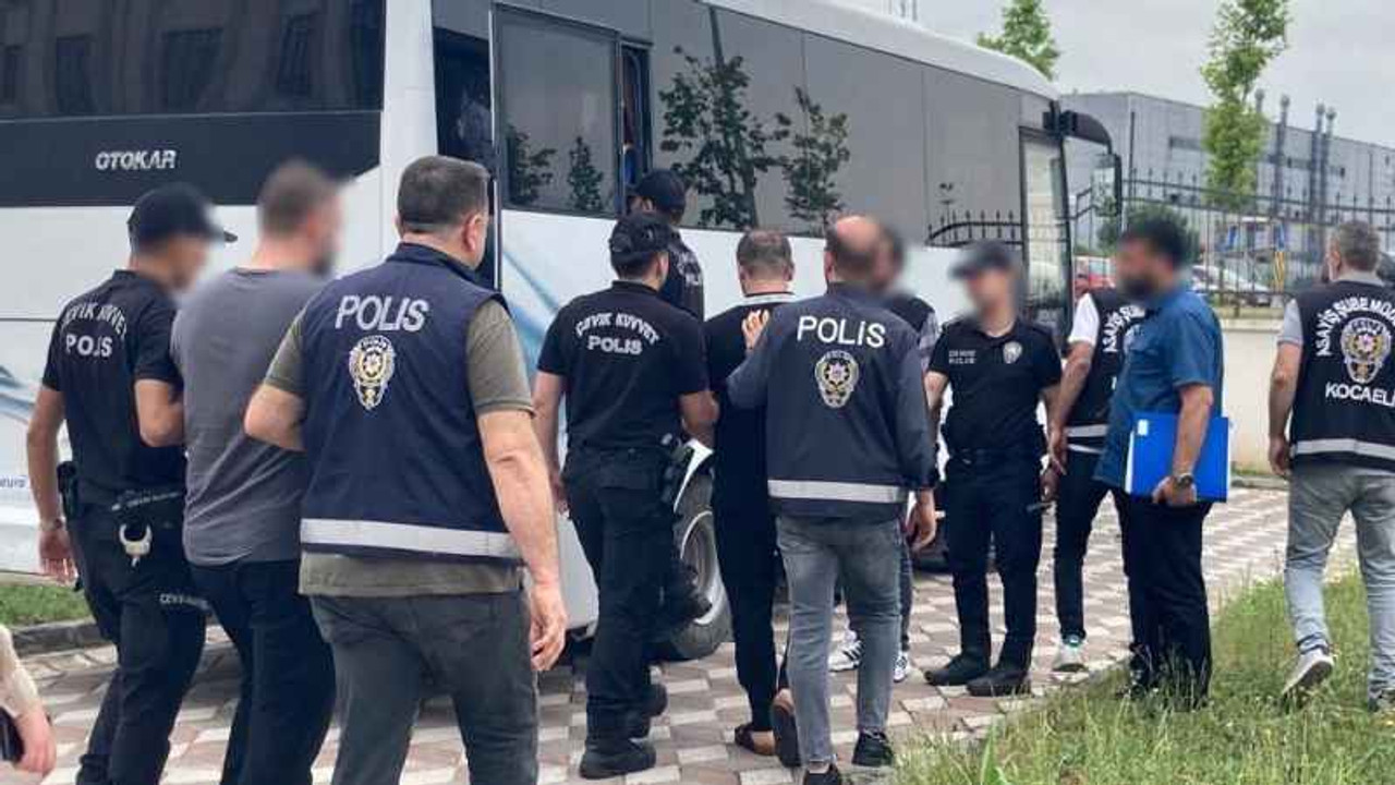 Sopayla saldırıp gasp ettiler: 5 kişi tutuklandı
