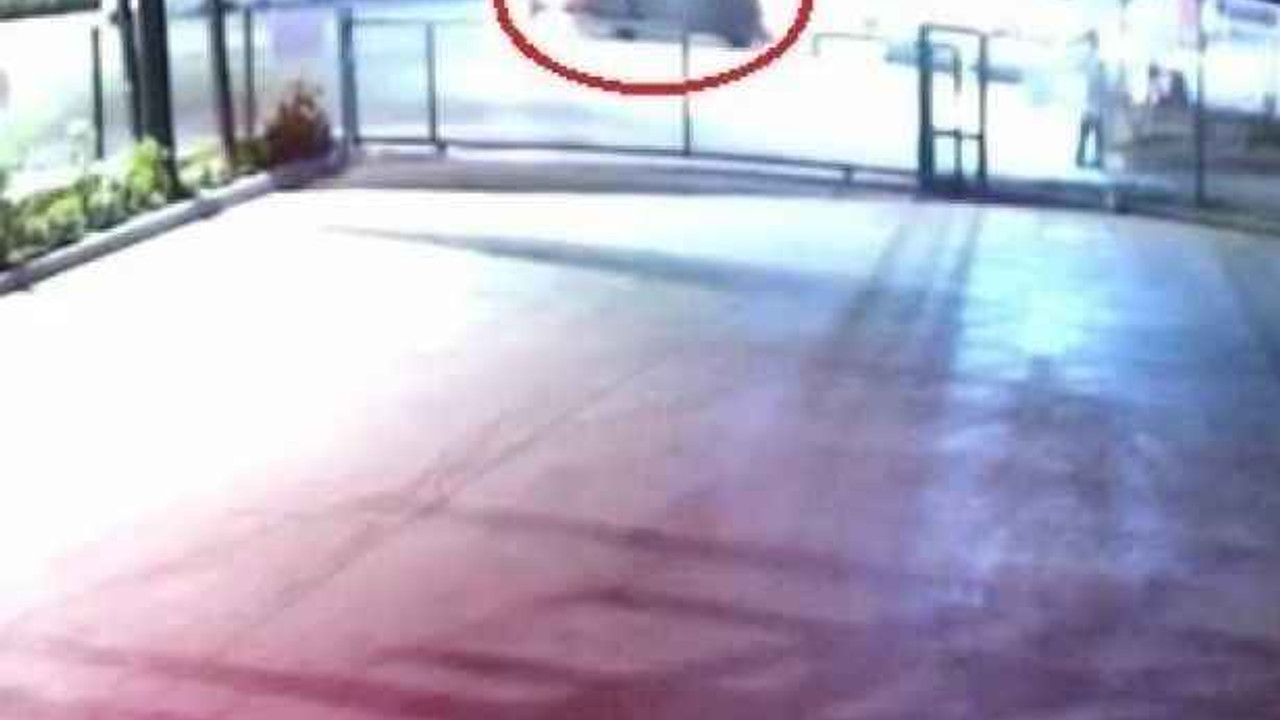 Araba böyle takla attı... O anlar kamerada
