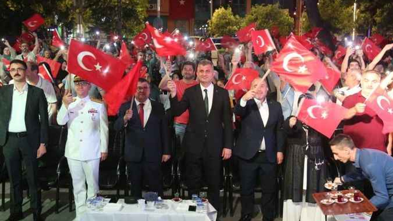 Demokrasi ve Milli Birlik Günü'ne Gölcüklüler yoğun ilgi