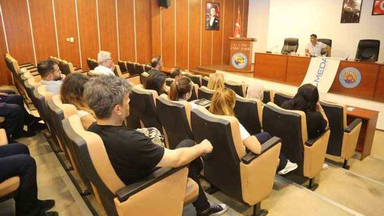 O belediyenin personellerine kalp hastalıkları semineri