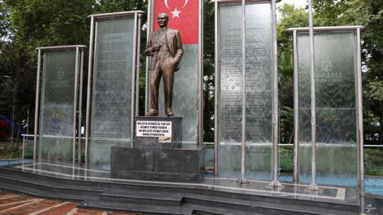 Atatürk heykelinin bakımı tamamlandı