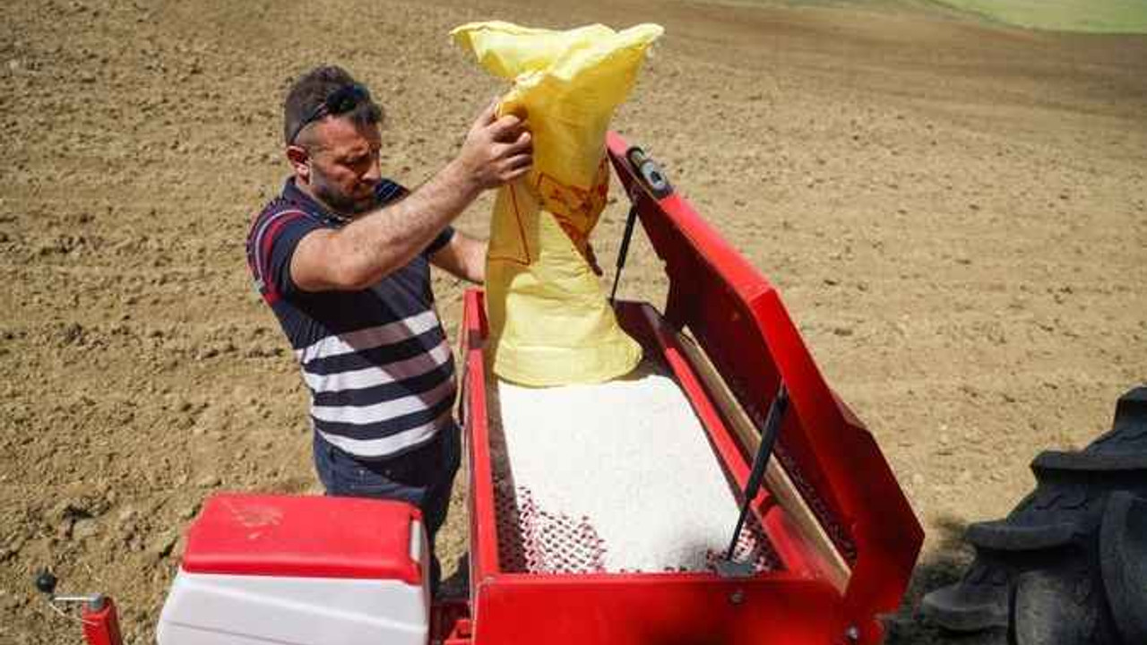 Büyükşehir’den çiftçiye destek