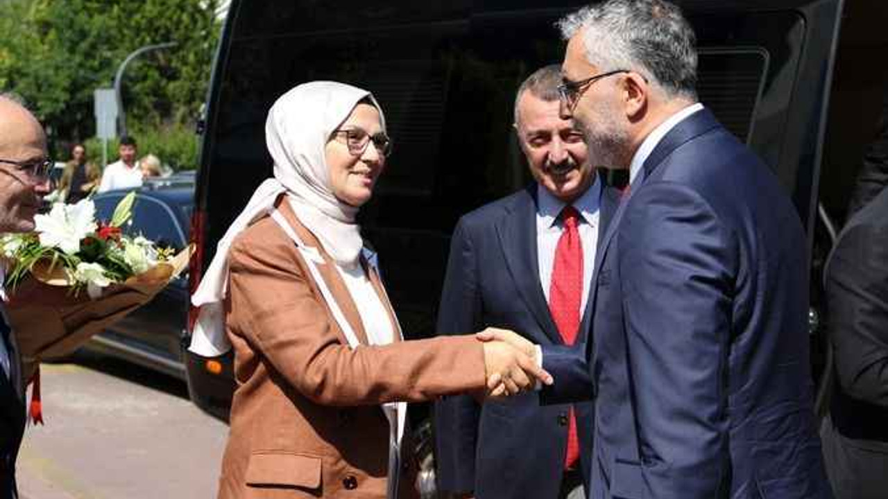 Bakan Işıkhan’dan Kocaeli Büyükşehir Belediyesine ziyaret