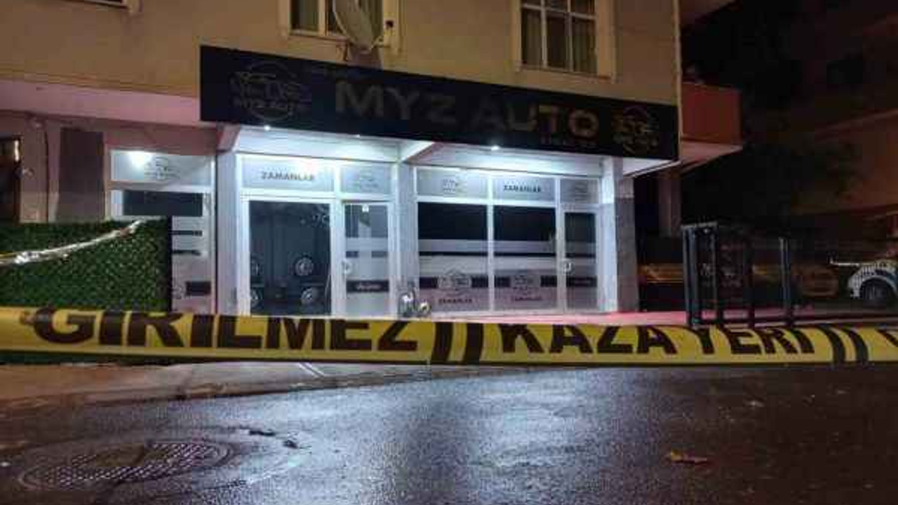 Kocaeli'de oto galeriye kurşun yağmuru