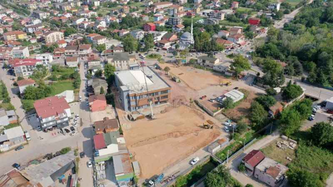 Yeşilyurt Mahallesi'ne yeni park ve meydan!