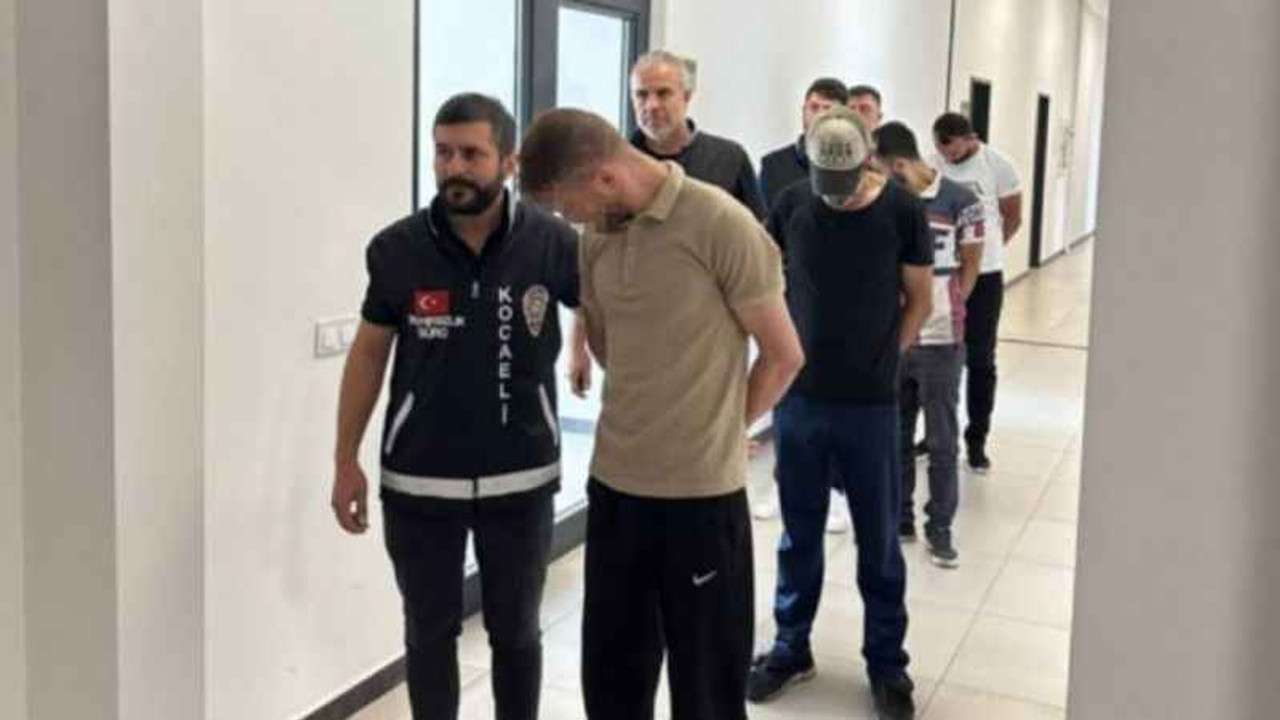 Çaldıkları motosikleti satınca yakayı ele verdiler