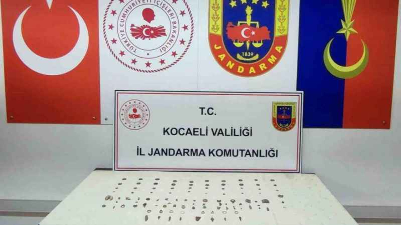 Durdurulan şahsın üstünde 101 tarihi eser ele geçirildi