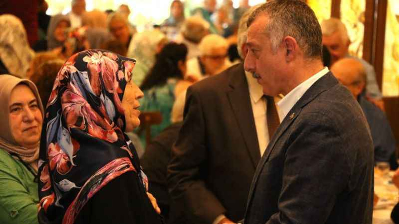 Yaşlılar günü unutulmadı, hediyeler verildi