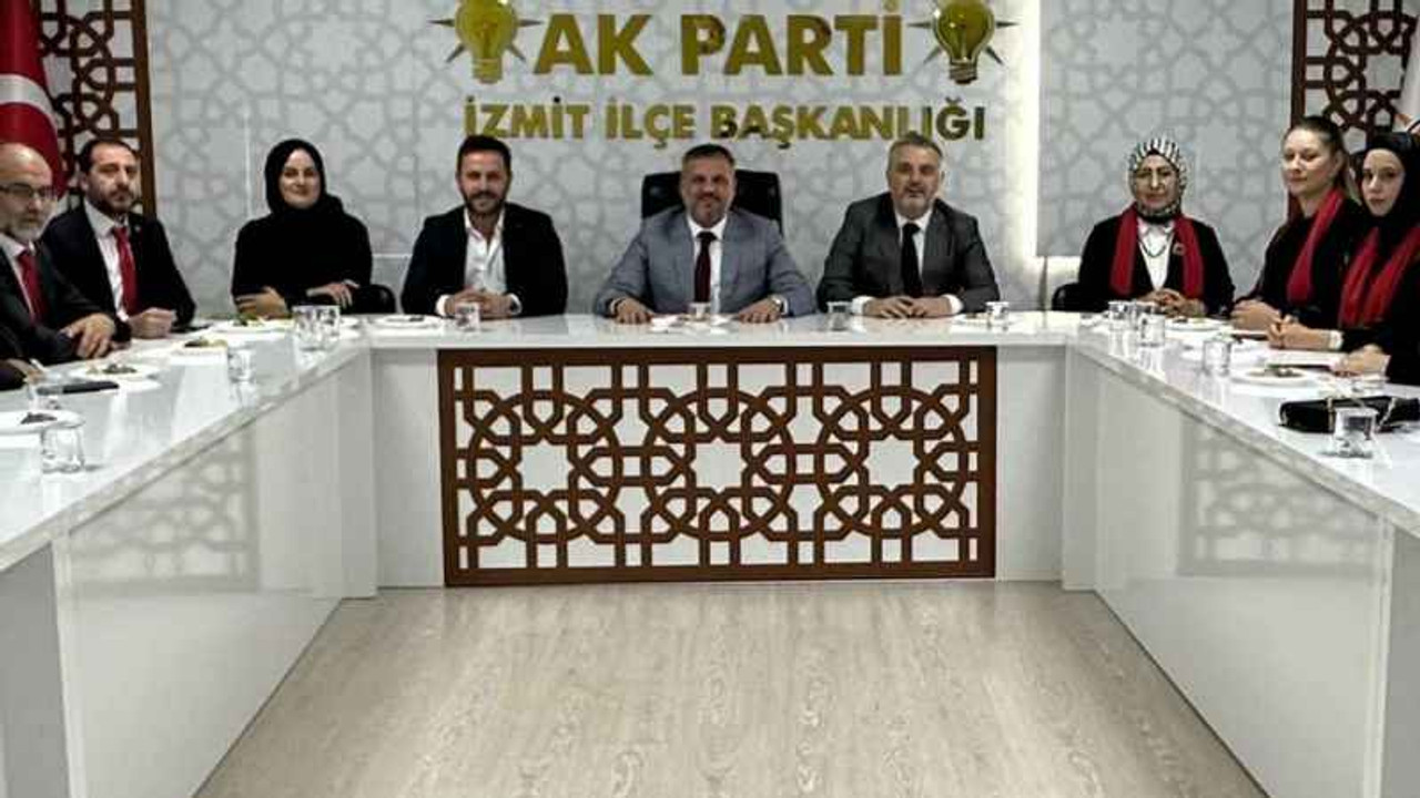 Yeni yönetim ilk kez toplandı “İzmit’i hak ettiği hizmet kalitesiyle buluşturacağız”