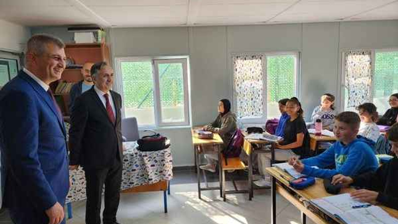 Yazlık Tabosan İlkokulu prefabrik binasında eğitime başladı