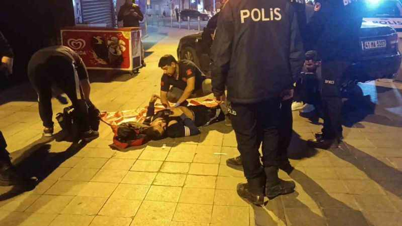 Kefeteryadaki tartışma kanlı bitti! Bıçaklanan 3 kişi yaralı halde otomobile binip kaçtı