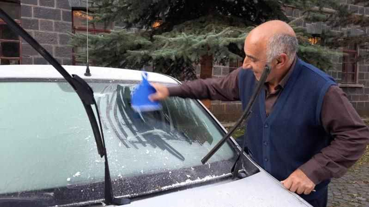 Bu ilde sıcaklık eksi 5'i gördü, camlar buz tuttu