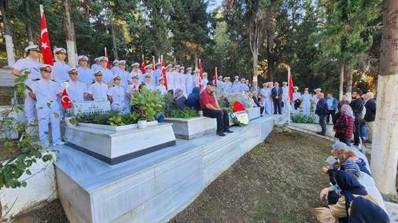 Şehit Akdeniz Gölcük'te mezarı başında anıldı