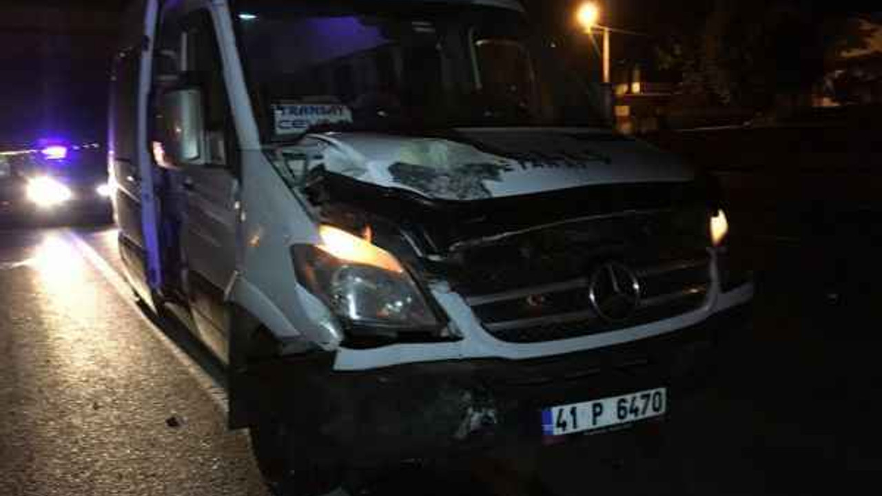 Servis minibüsü ile belediye otobüsü çarpıştı: 1 yaralı