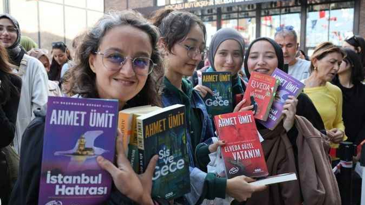 Ahmet Ümit neden aşk romanı yazdı?