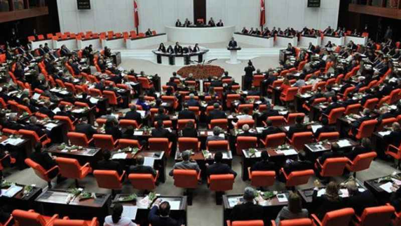 Irak ve Suriye tezkeresi Meclis'ten geçti