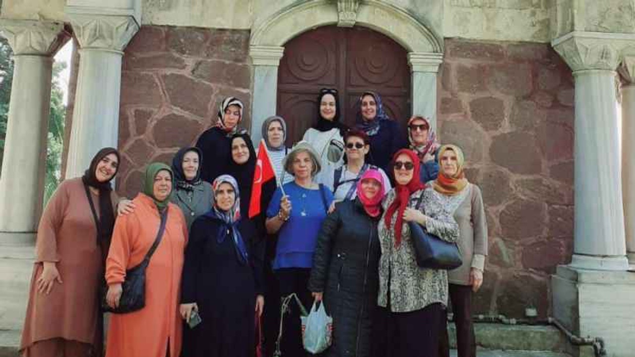 Kadınlar İzmit'i gezdi