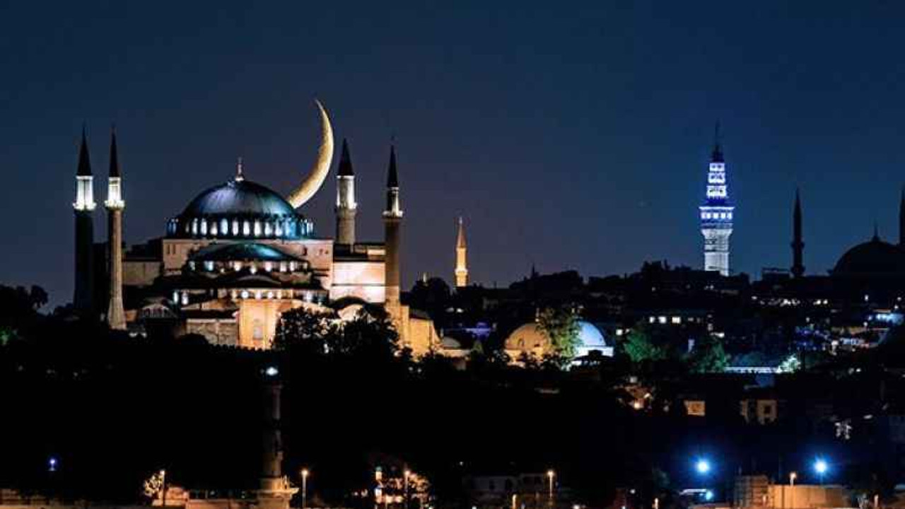 Yabancılar Ayasofya’ya girerken para verecek