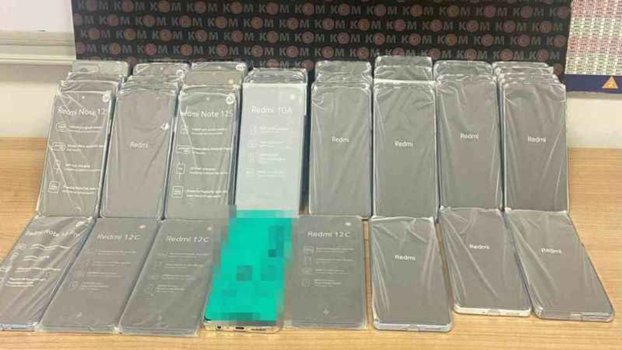 Durdurulan araçtan gümrük kaçağı telefonlar ele geçirildi