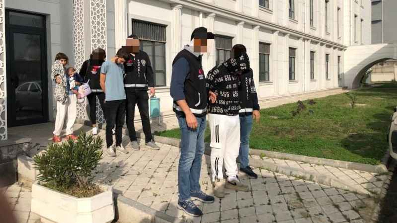 Hırsızlık suçundan yakalandı, kucağında bebekle adliyeye sevk edildi