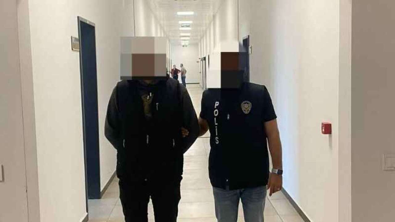 Hırsızlık suçuyla aranan şahıs yakayı ele verdi!