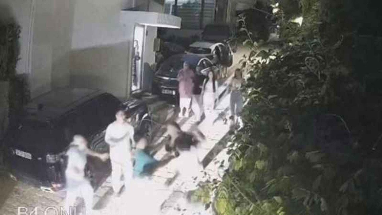 Polat çiftinin park kavgasında yeni görüntüler ortaya çıktı: Biri tekme, diğeri yumruk atmış