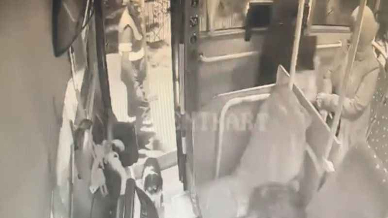 Bir anda bindi, dakikalarca yolculuk yaptı
