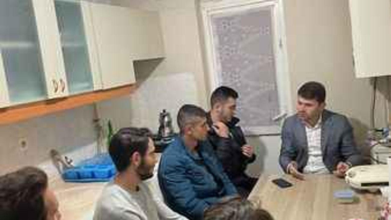 İYİ Partili başkan öğrenci evlerine gitti