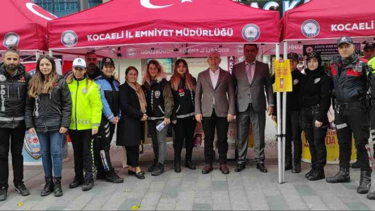 Kadına yönelik şiddette karşı vatandaşları bilgilendirdiler