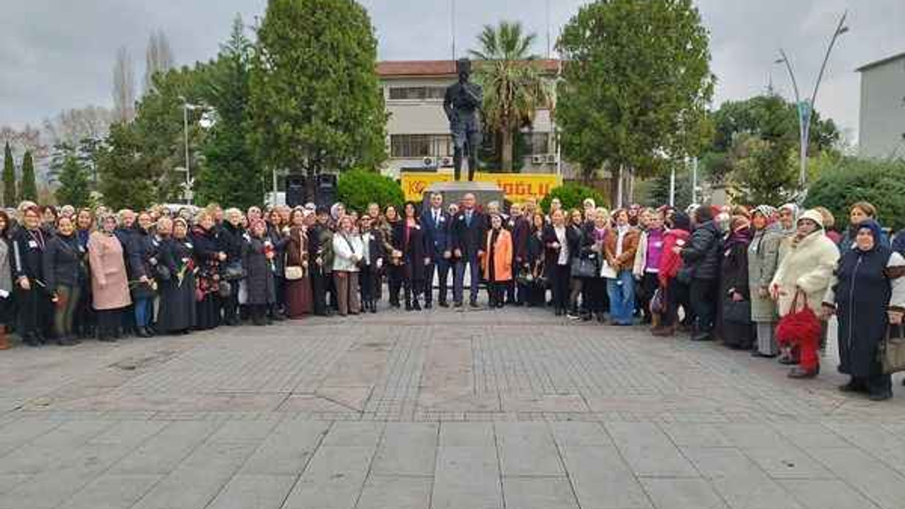 Gölcük'te kadınların seçme ve seçilme hakkı kutlandı