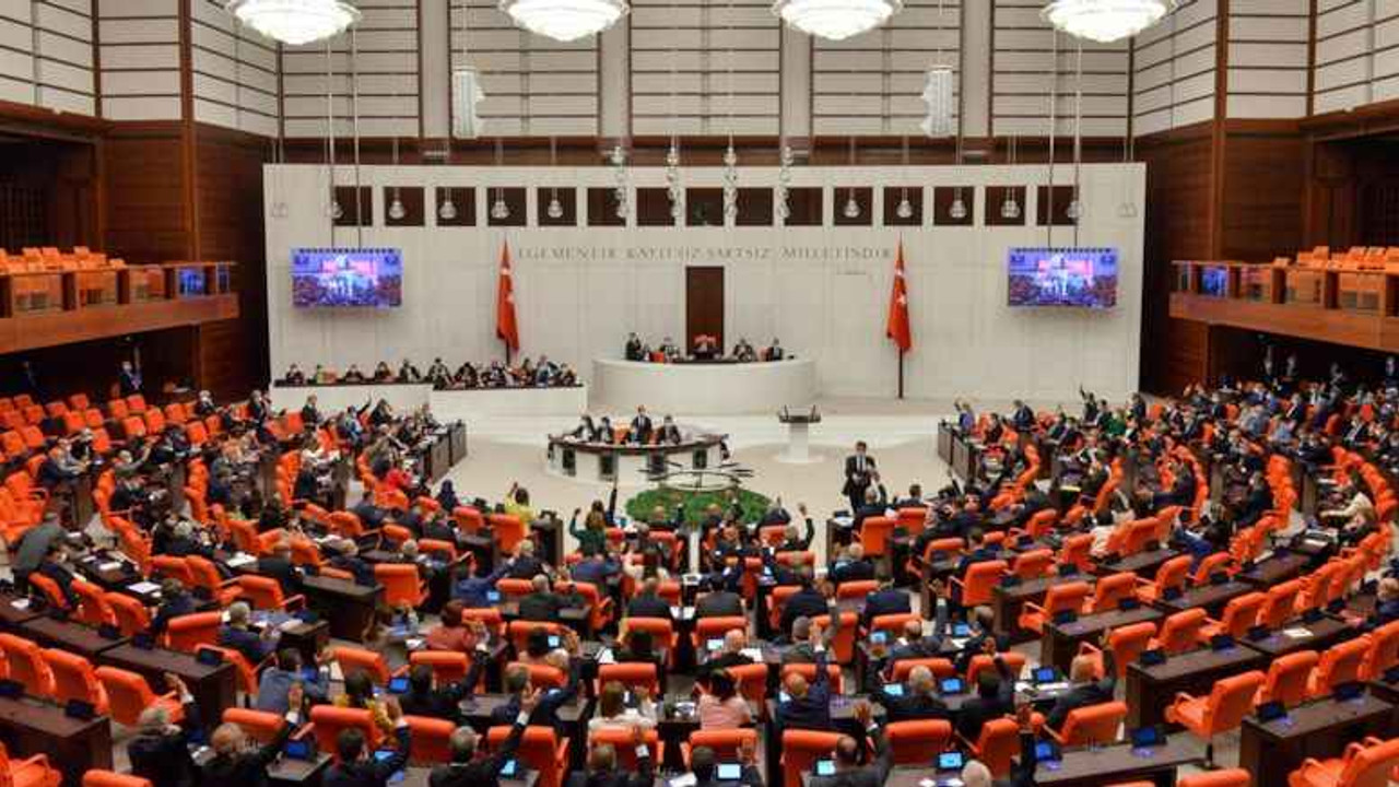 Kadınlarla ilgili önergeye AKP ve MHP'den ret