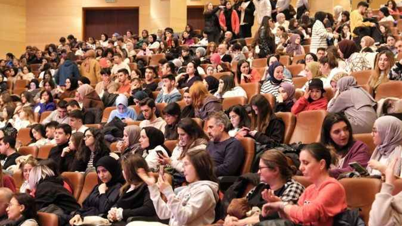 KOÜ’lü öğrencilere muhteşem film gösterisi!
