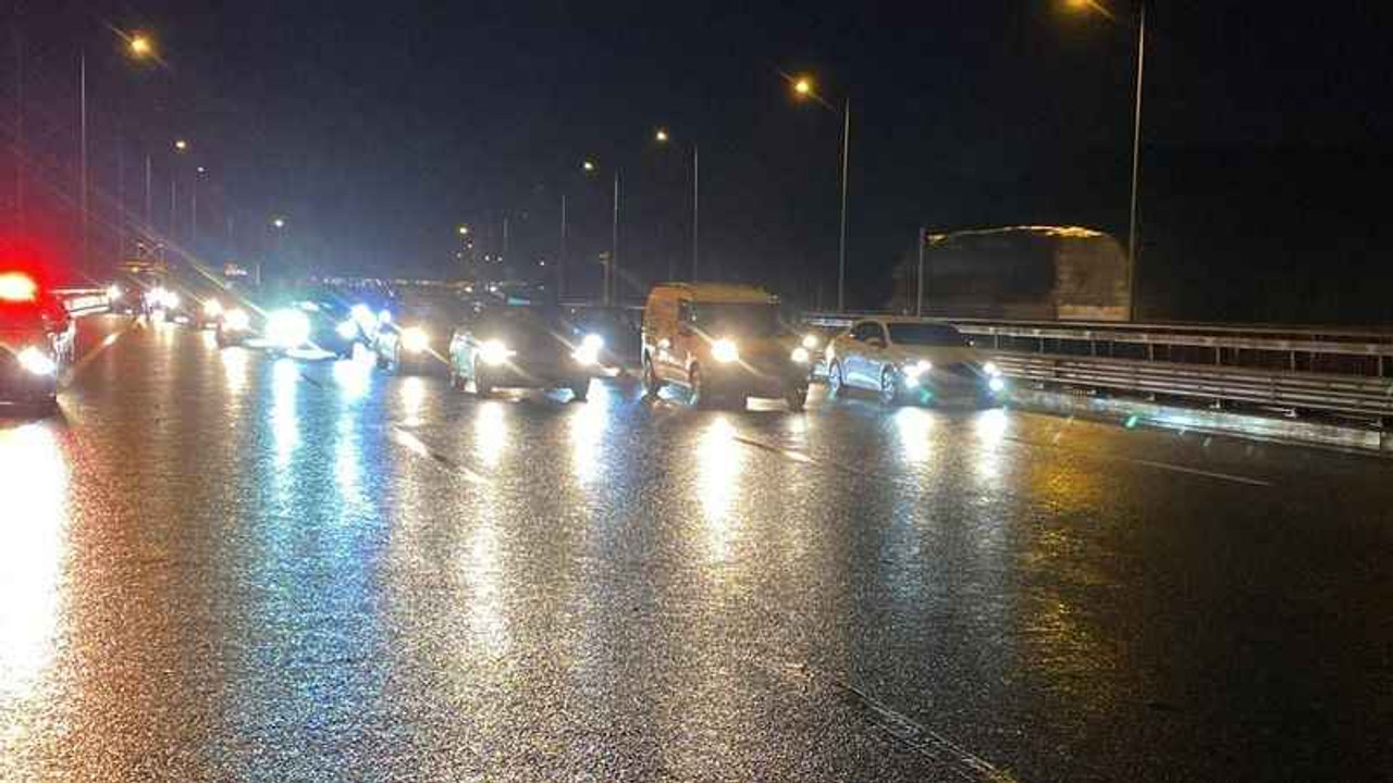 Rehine krizi sebebiyle kapanan Kuzey Marmara Otoyolu 3 saat sonra açıldı