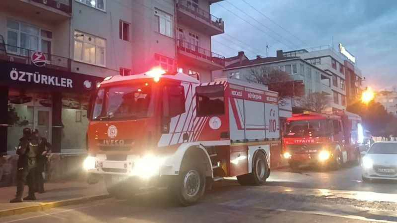 Binanın çatısında çıkan yangın söndürüldü