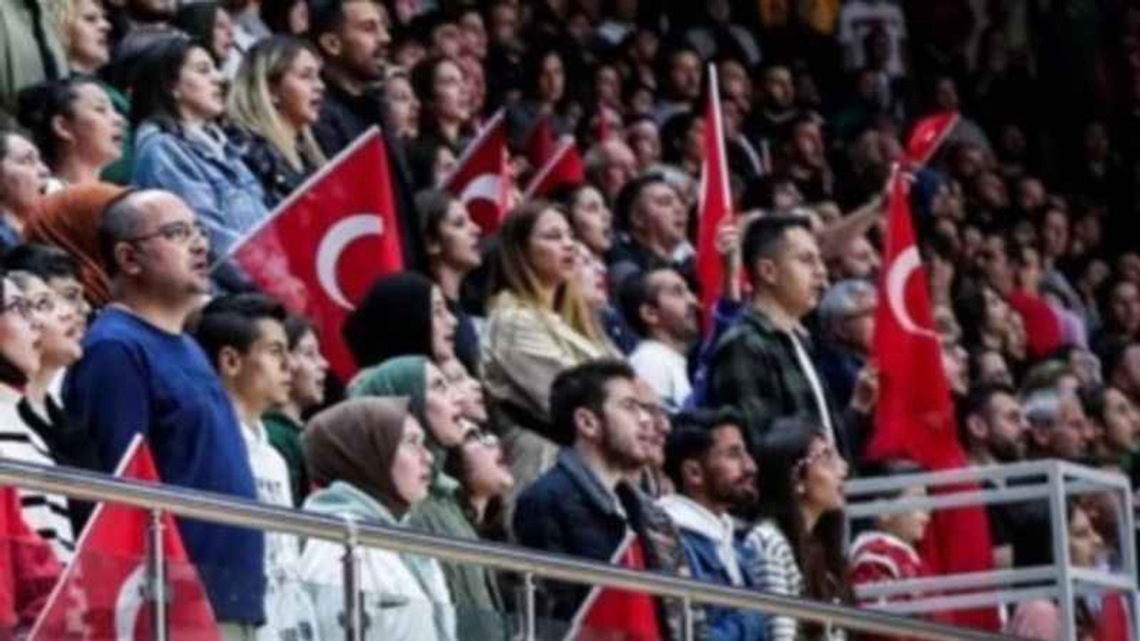 İzmitliler o maçı Atatürk baskılı tişörtle izleyecek!