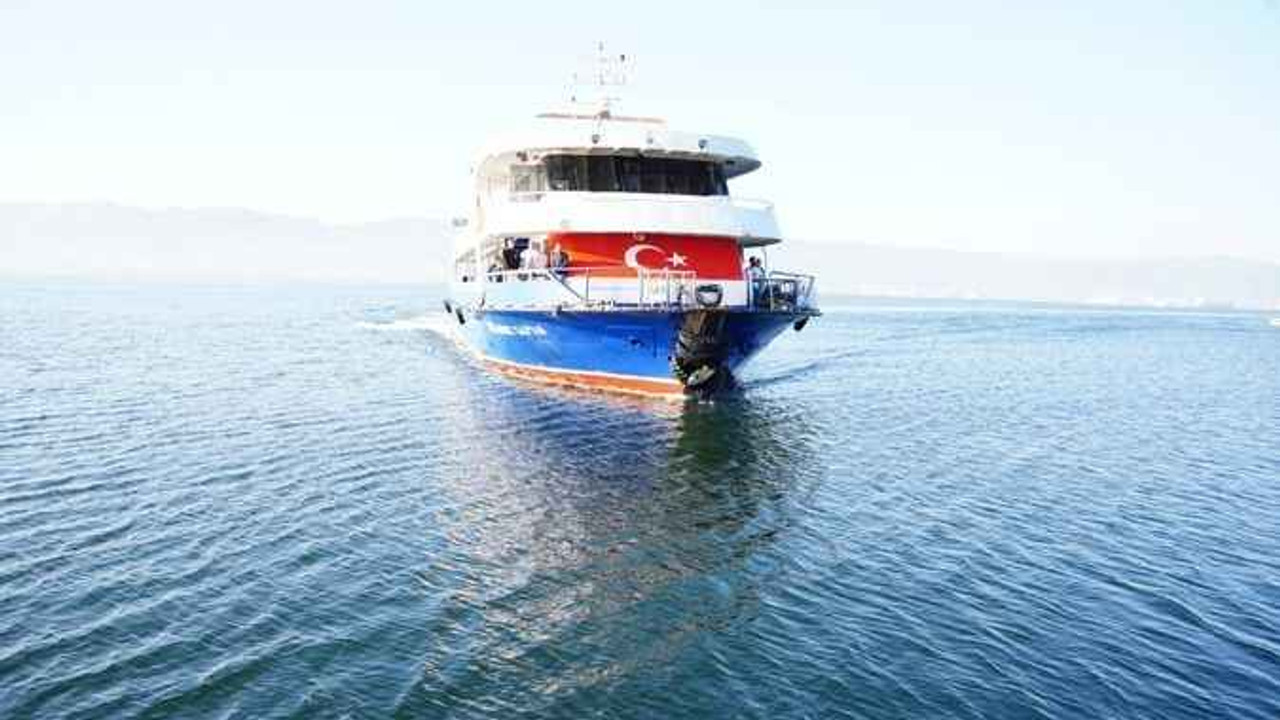 Yüzbinlerce kişi deniz ulaşımını seçti!