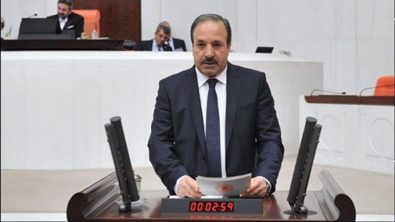 AKP'li eski vekil hayatını kaybetti