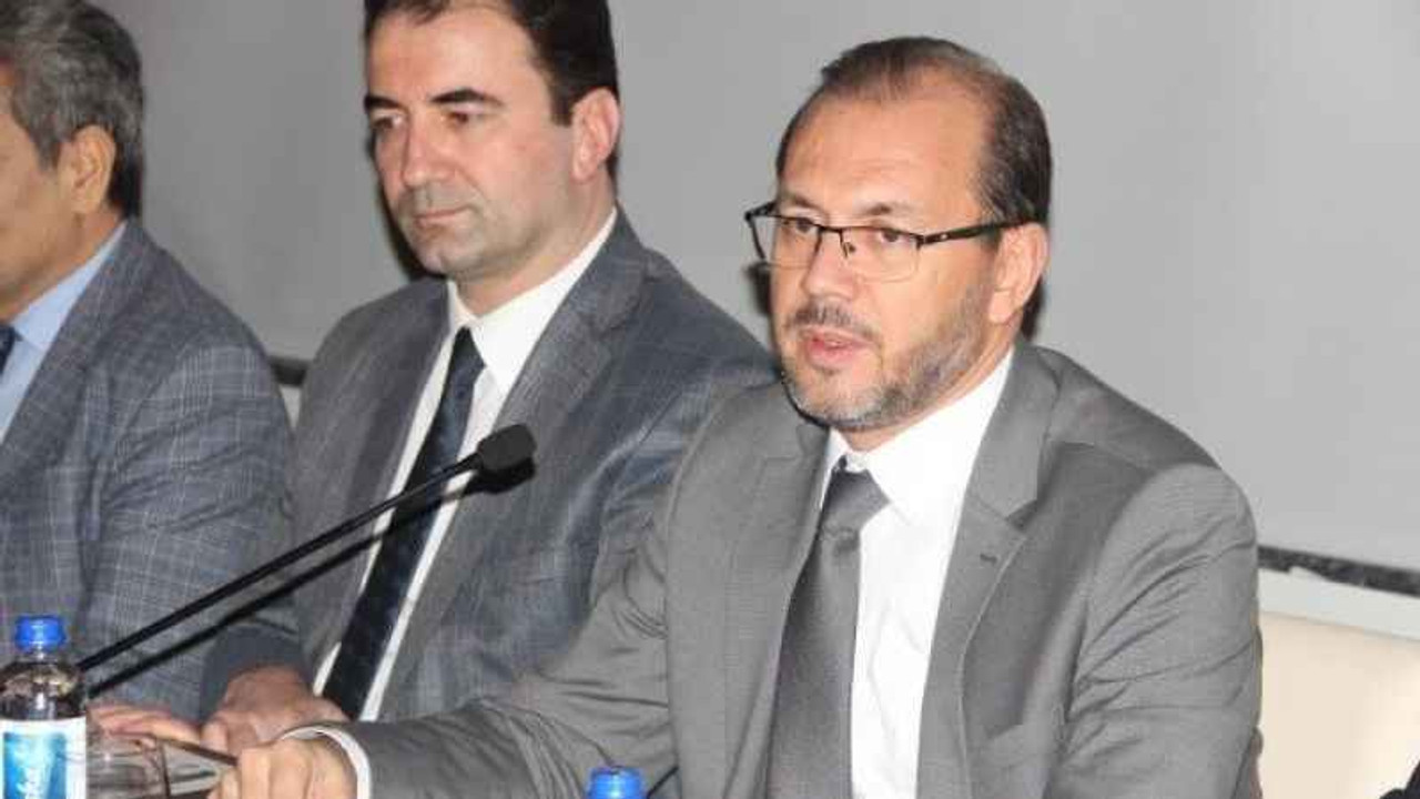 Rektörden açık itiraf: ‘Ben de alamıyorum, torpil yaptırıyorum’