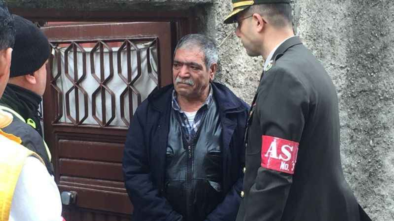 Bu bakışlarıyla hafızalara kazınan şehit babası hayatını kaybetti