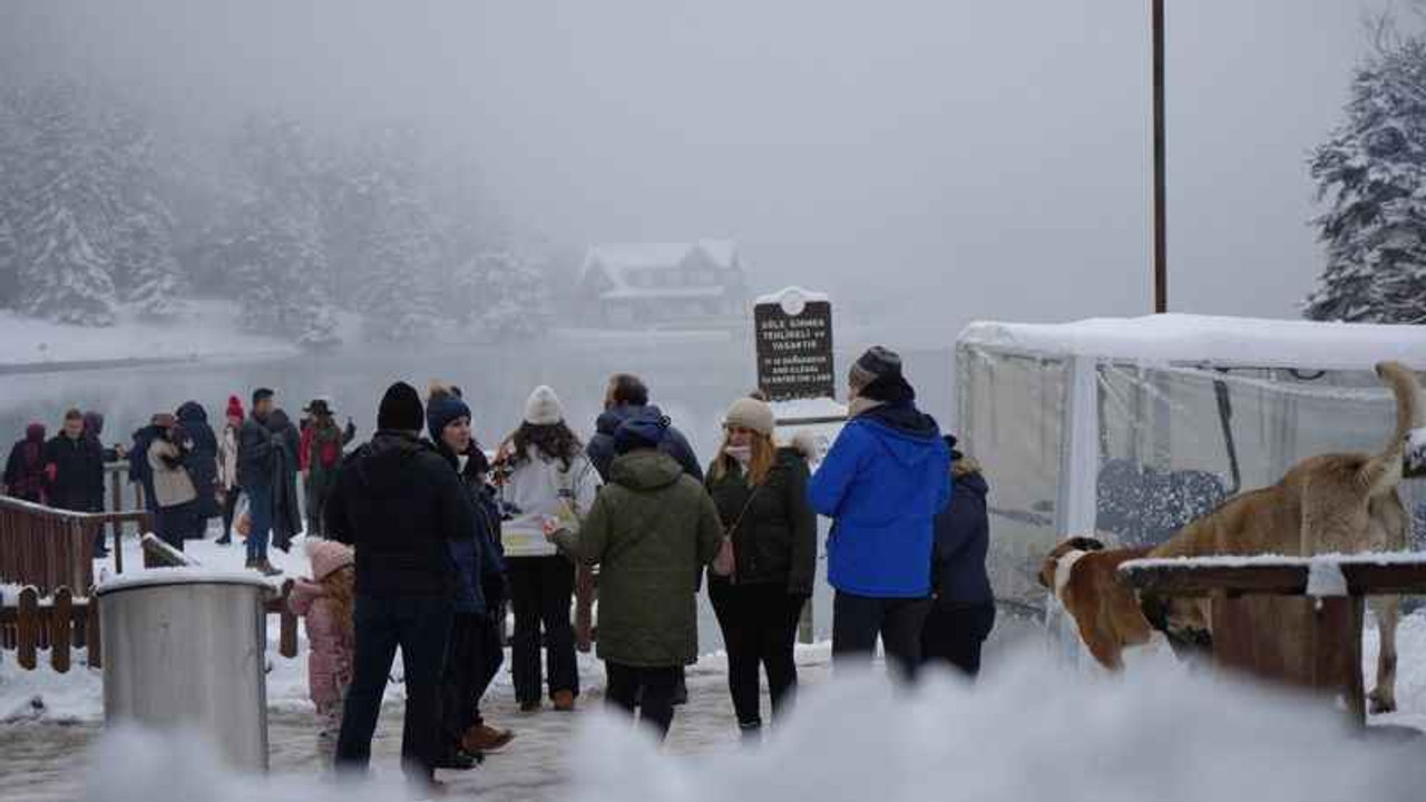 Gölcük Tabiat Parkı'nda tatil yoğunluğu