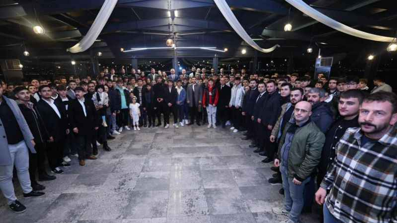Büyükakın ülkücülerle bir araya geldi