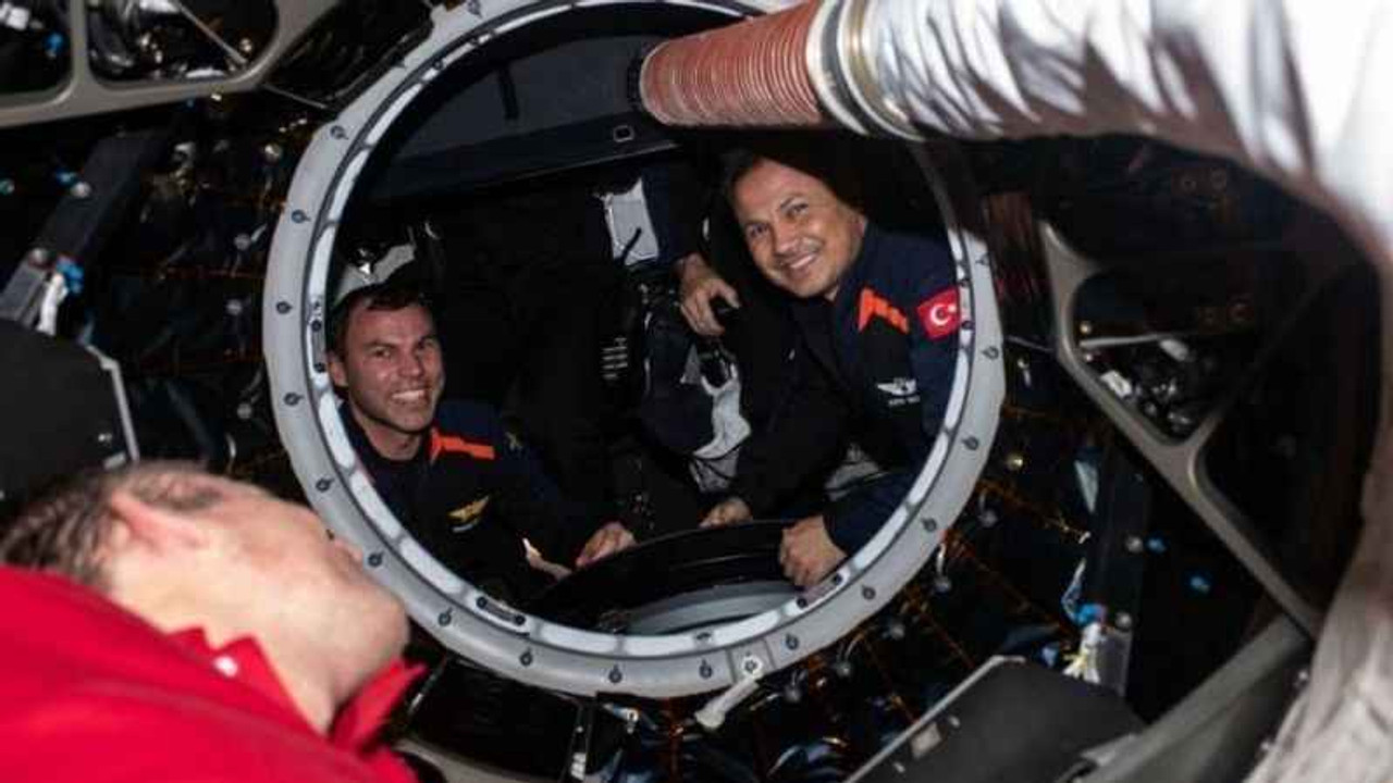 Türk astronot Alper Gezeravcı Dünya'ya döndü
