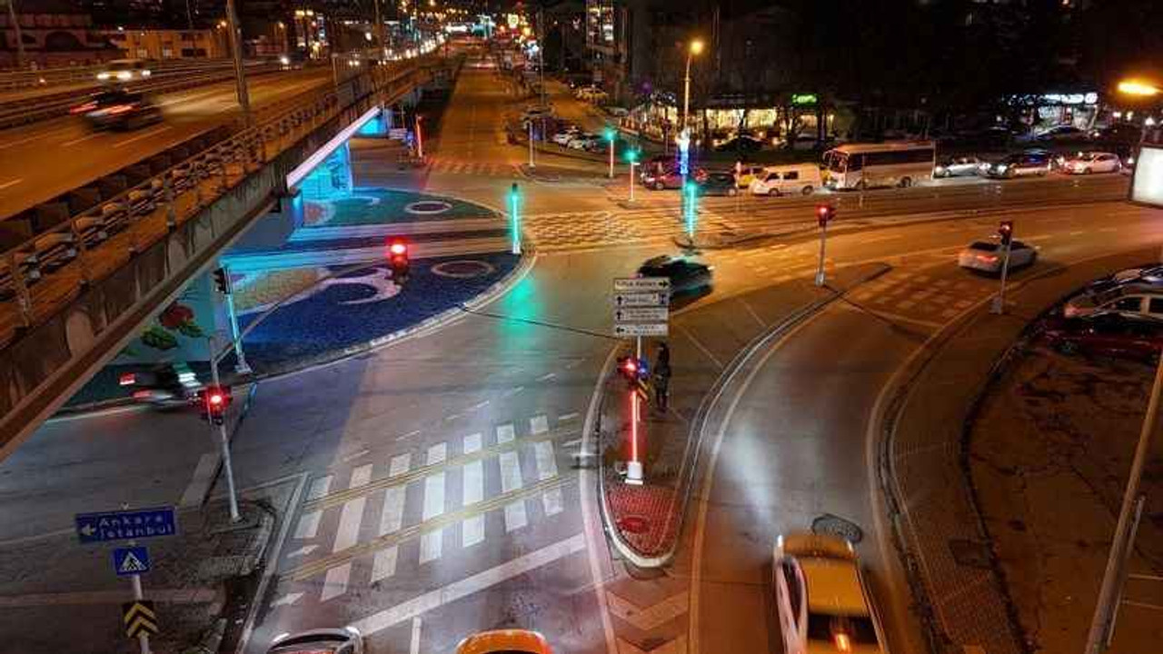 Sinyalize kavşaklar yenileniyor