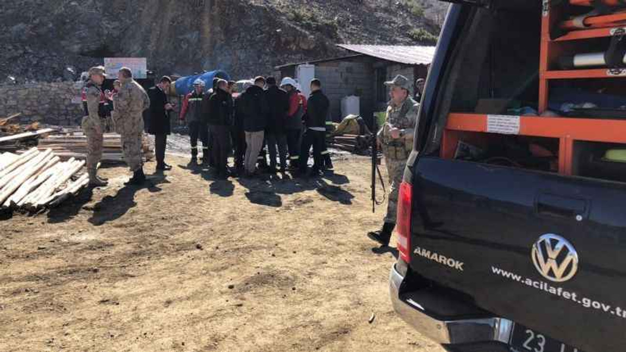 Maden ocağında göçük: İşçiler göçük altında
