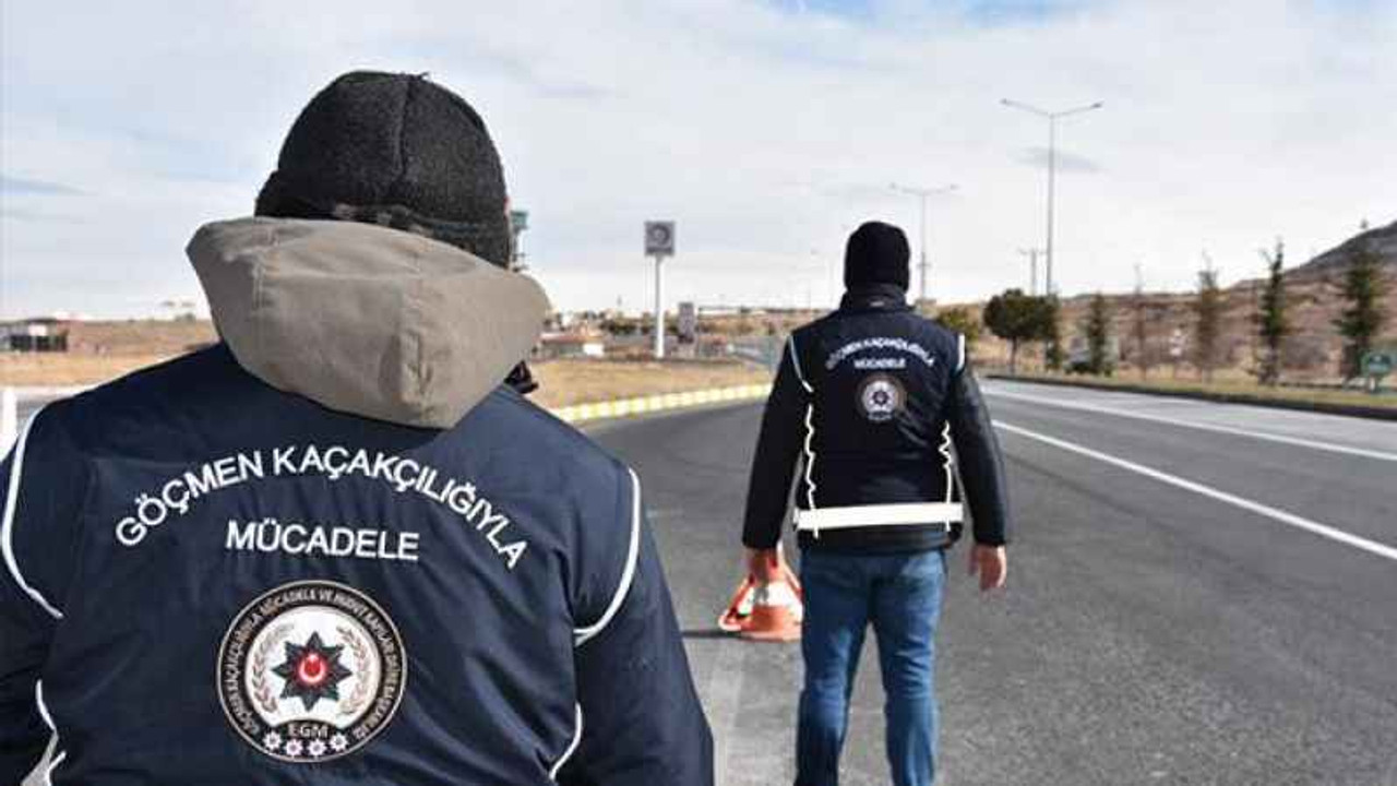 Göçmen kaçakçılarına operasyon: 333 düzensiz göçmen yakalandı