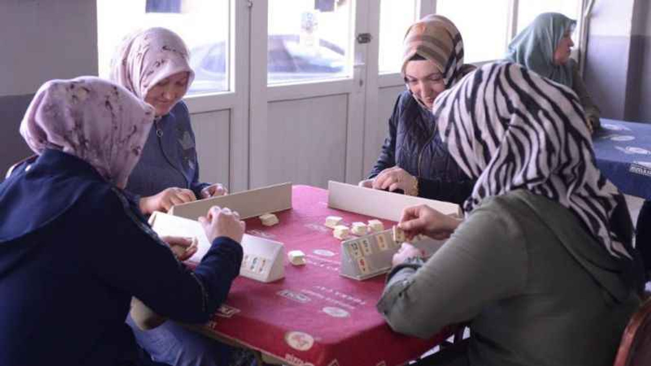 O köyde erkeklere sokağa çıkma yasağı