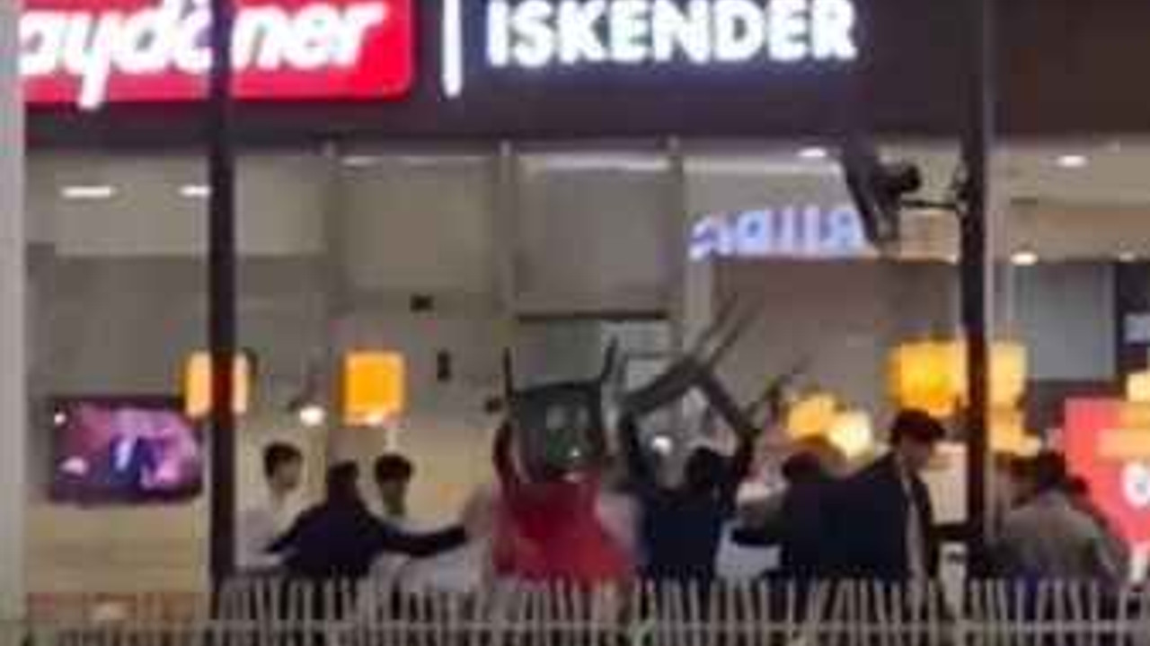 İzmit'teki o AVM'de şok olay: İki grup arasında tekme tokat kavga!